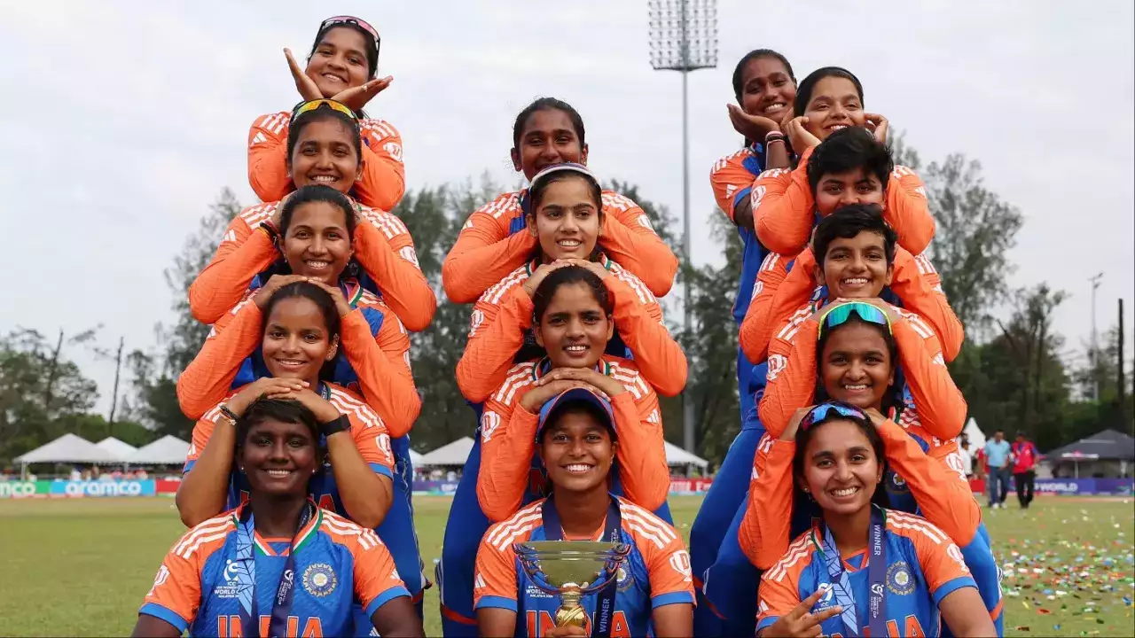 Niki Prasad Emulates Virat Kohli's Feat, India Girls Run Around Bayuemas Oval In Joy, Video Goes Viral- WATCH