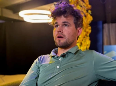 FIDE disqualifies Magnus Carlsen over dress code