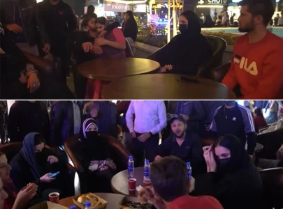 WATCH: Shahid Afridi, Shaheen Afridi visit Karachi food street with family