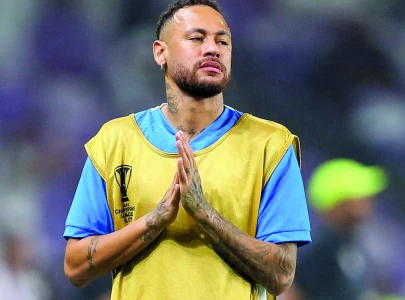 Neymar returns to Brazil's Santos