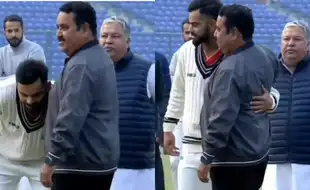 Virat Kohli Felicitated By DDCA In Special Ceremony; Touches Childhood Coach's Feet - Watch