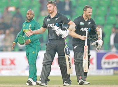 Williamson's ton takes NZ into final