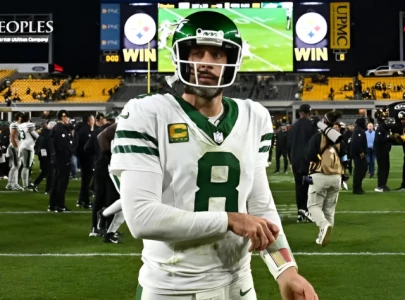 Aaron Rodgers reportedly urges Jets to extend his tenure, to no avail