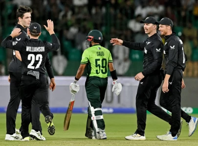 Pakistan face early setback in pursuit of 321 against New Zealand