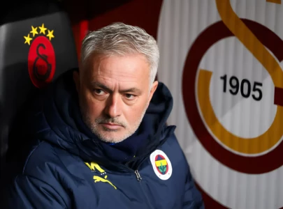 Fenerbahce's Jose Mourinho under fire; Galatasaray accuse him of racism