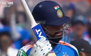 Shreyas Iyer's Special Inscription on His Bat Steals Hearts During India vs New Zealand in ICC Champions Trophy 2025
