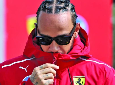 Hamilton eyes dream Ferrari start