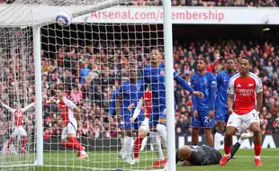 Arsenal Keep Faint Title Hopes Alive, Close Gap On Liverpool With 1-0 Win; Chelsea Suffer Setback In Champions League Race