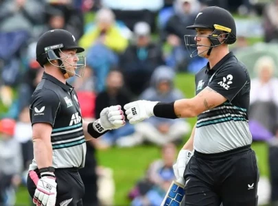 New Zealand beat Pakistan by five wickets in rain-hit second T20I