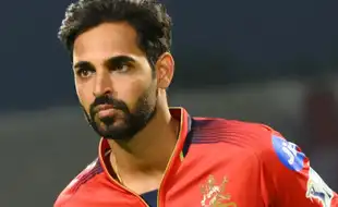 Bhuvneshwar Kumar Equals Monumental IPL Record vs GT; Needs 1 Wicket vs MI To...