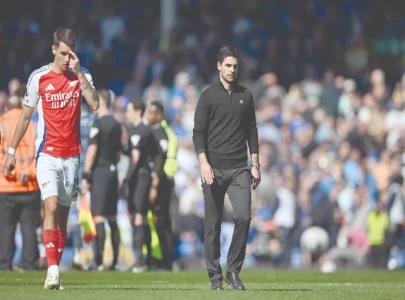 Arsenal's title hope drops with Everton draw