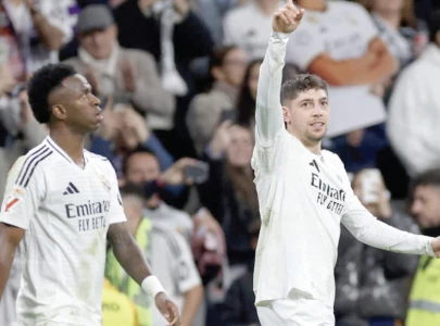 Valverde stunner saves Real Madrid