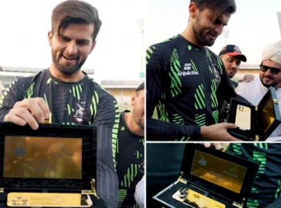 Watch: Lahore Qalandars gift gold-plated iPhone to captain Shaheen Afridi