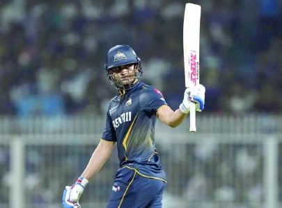 Gill stars as Gujarat boss Kolkata