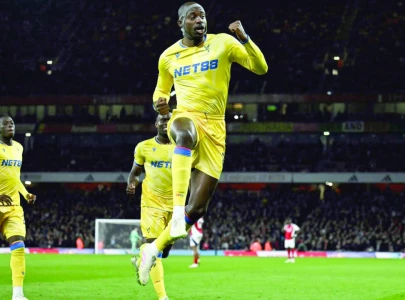 Arsenal held by Palace in EPL