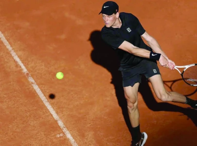 Sinner eases into Italian Open last 16