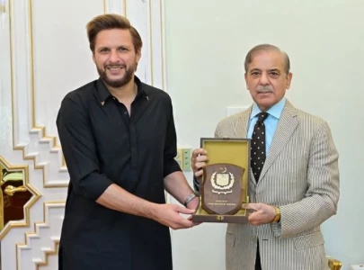 Shahid Afridi meets PM Shehbaz, lauds armed forces’ success