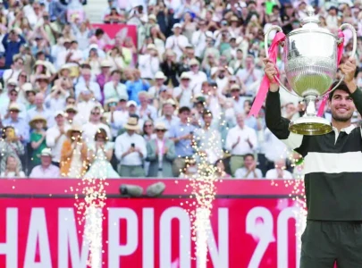 Alcaraz crowned king of Queen's for second time